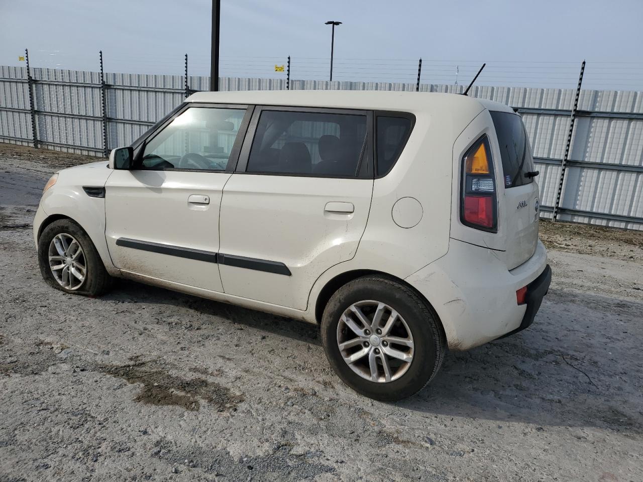 KNDJT2A29A7059208 2010 Kia Soul +