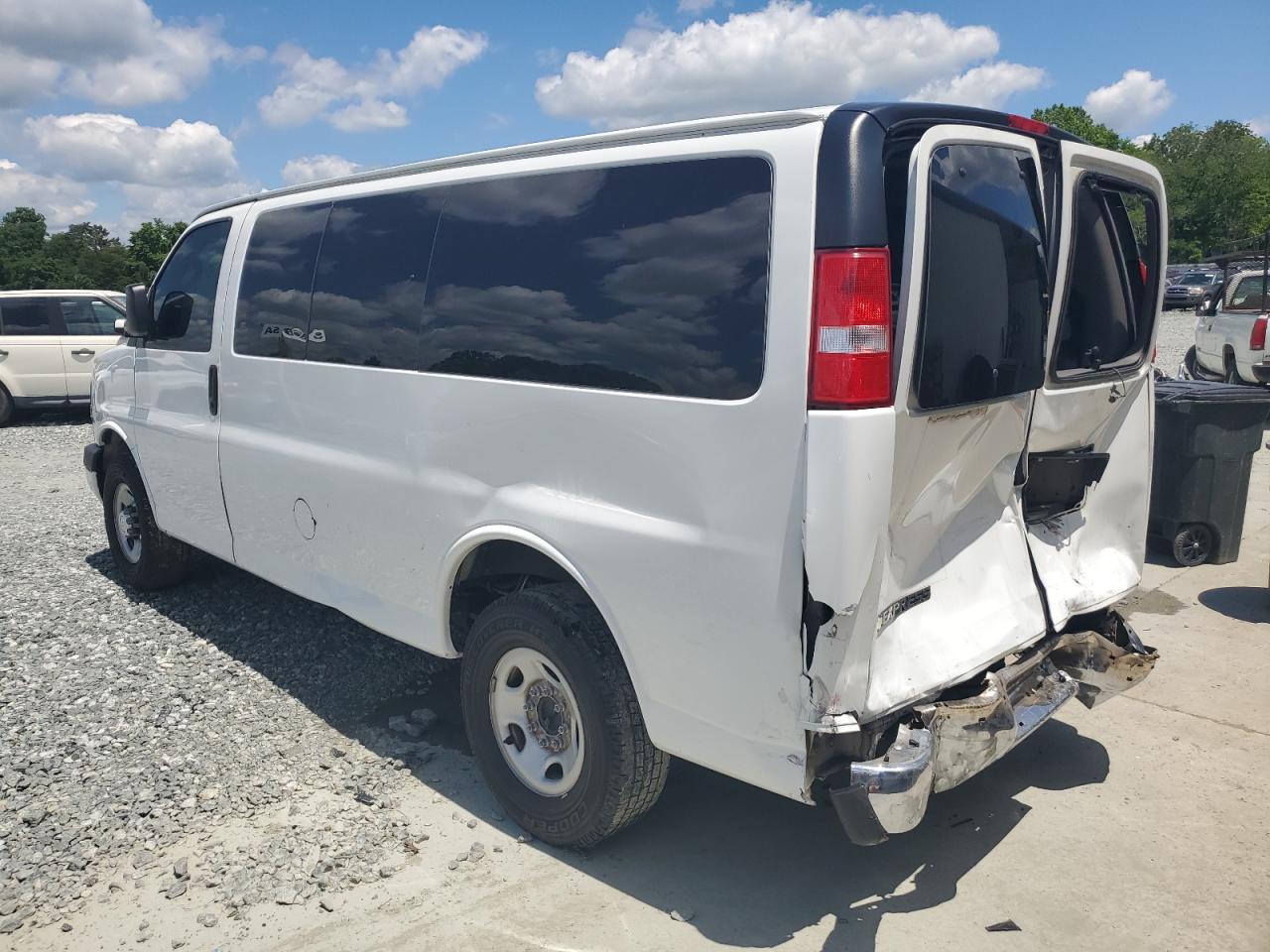 1GAZGMFPXJ1326102 2018 Chevrolet Express G3500 Lt