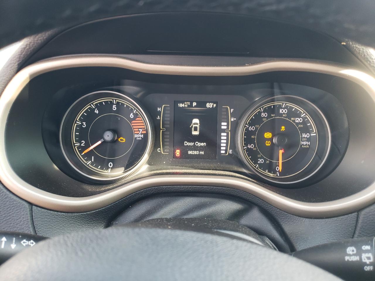 1C4PJLCB5HW643091 2017 Jeep Cherokee Latitude