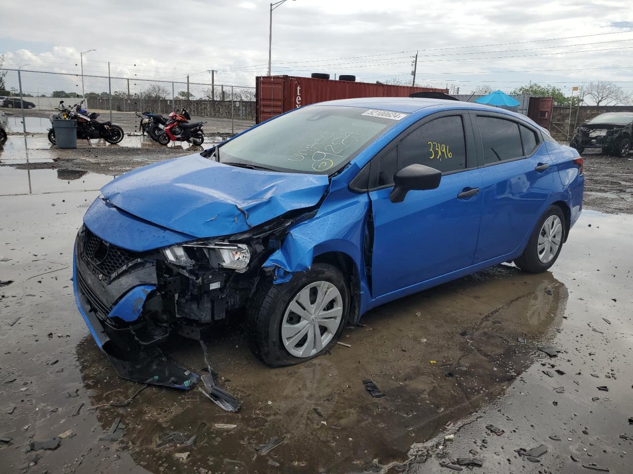 NISSAN VERSA S