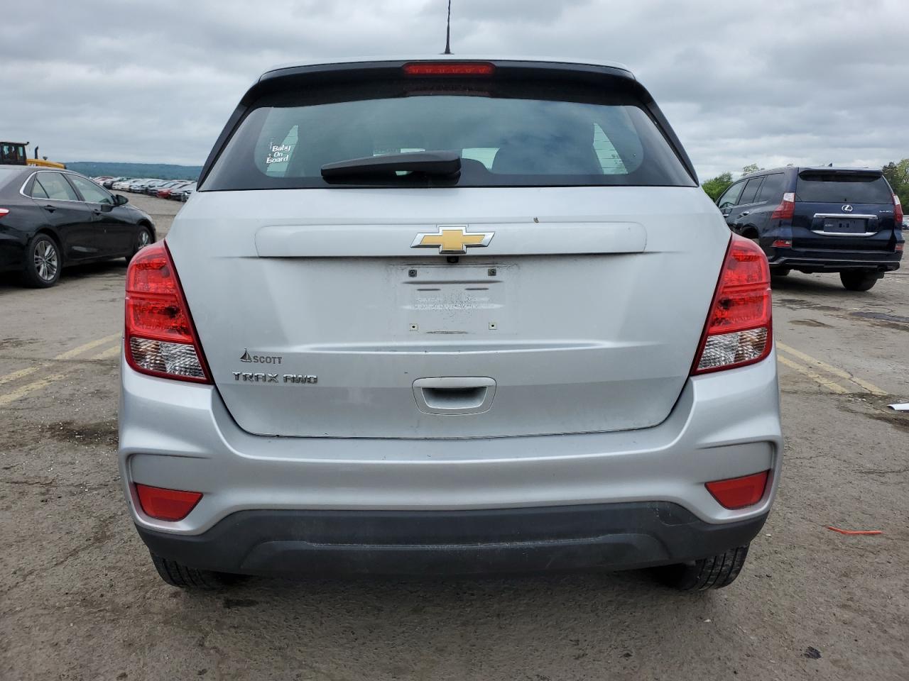 2019 Chevrolet Trax Ls vin: 3GNCJNSB7KL243436