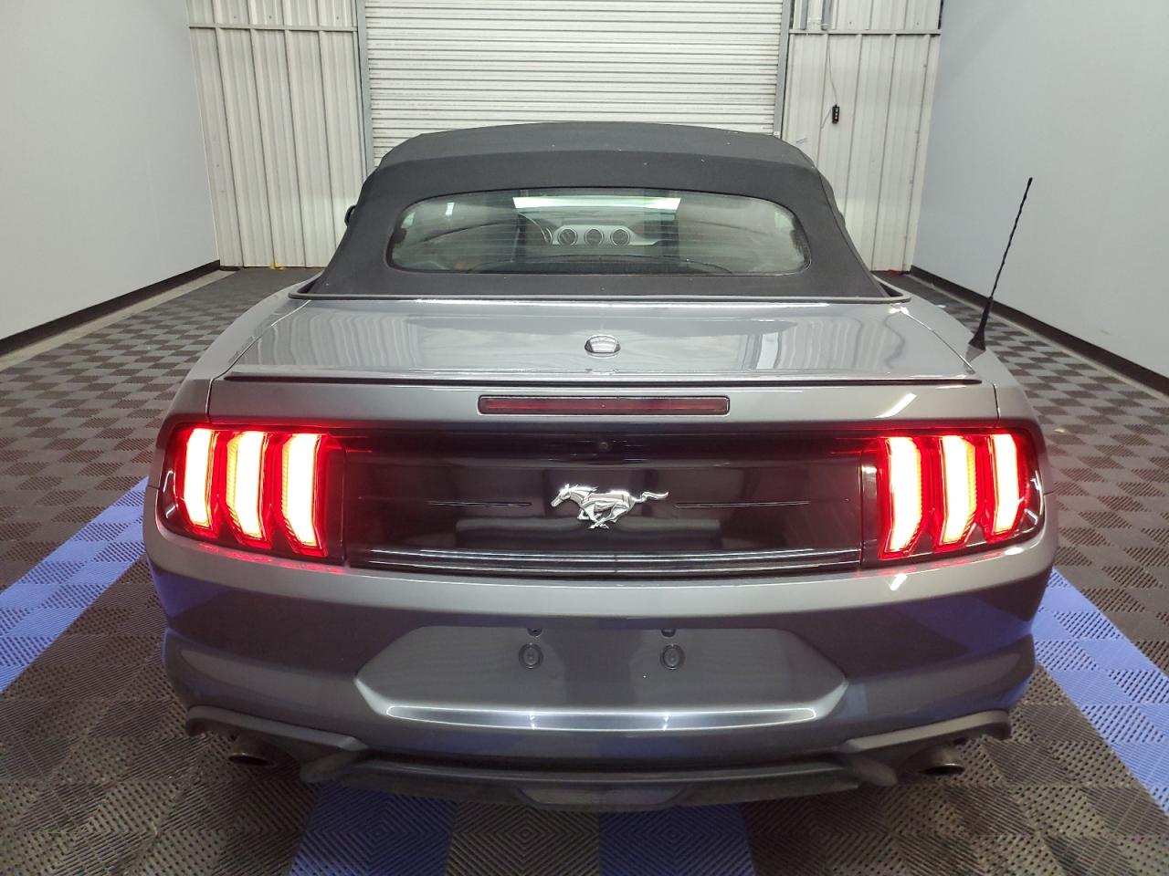 2022 Ford Mustang vin: 1FATP8UH2N5121457