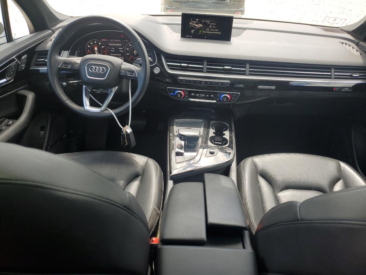 WA1VAAF76KD038402 2019 Audi Q7 Prestige