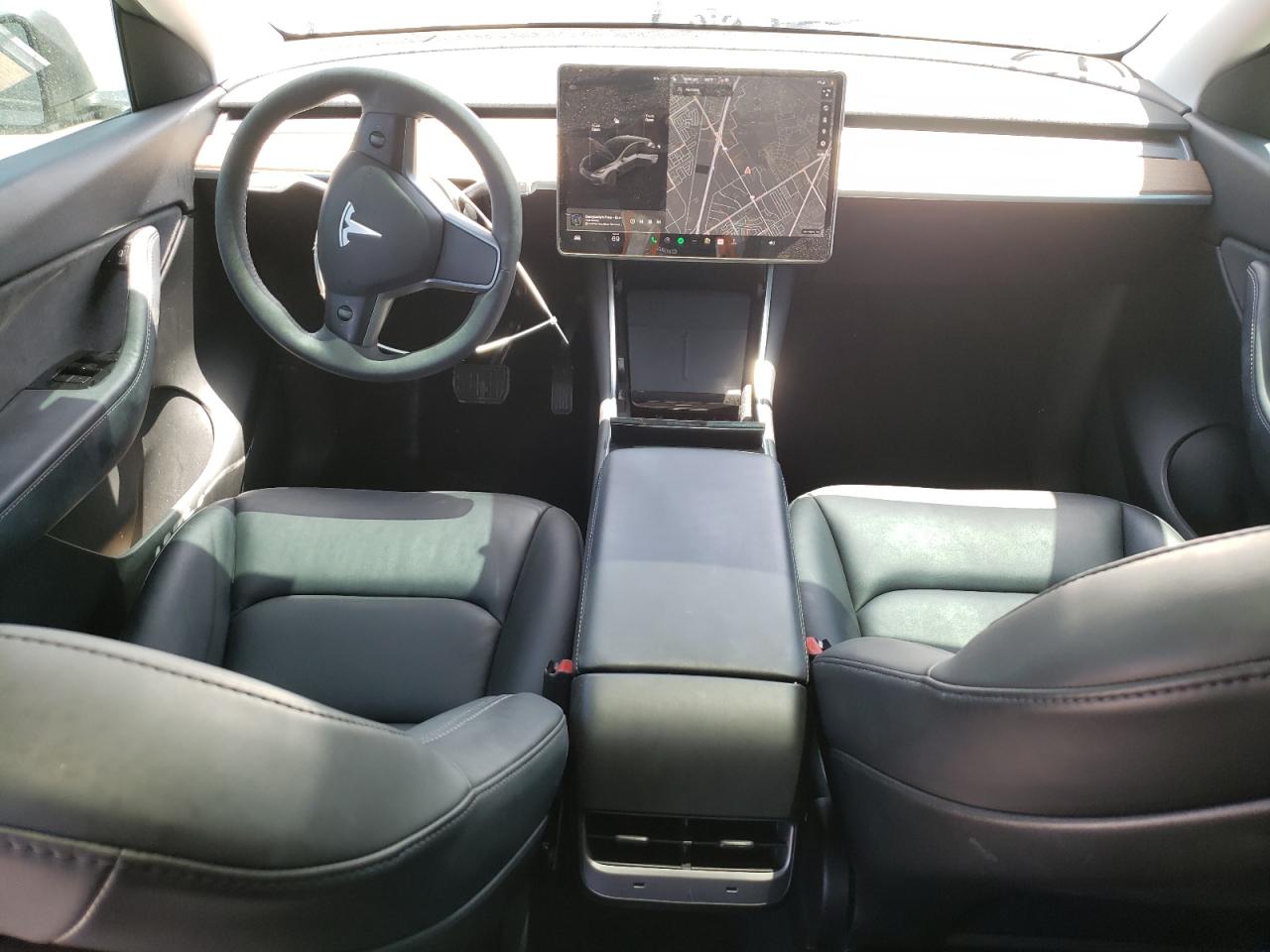 2021 Tesla Model Y vin: 5YJYGDEE7MF119973