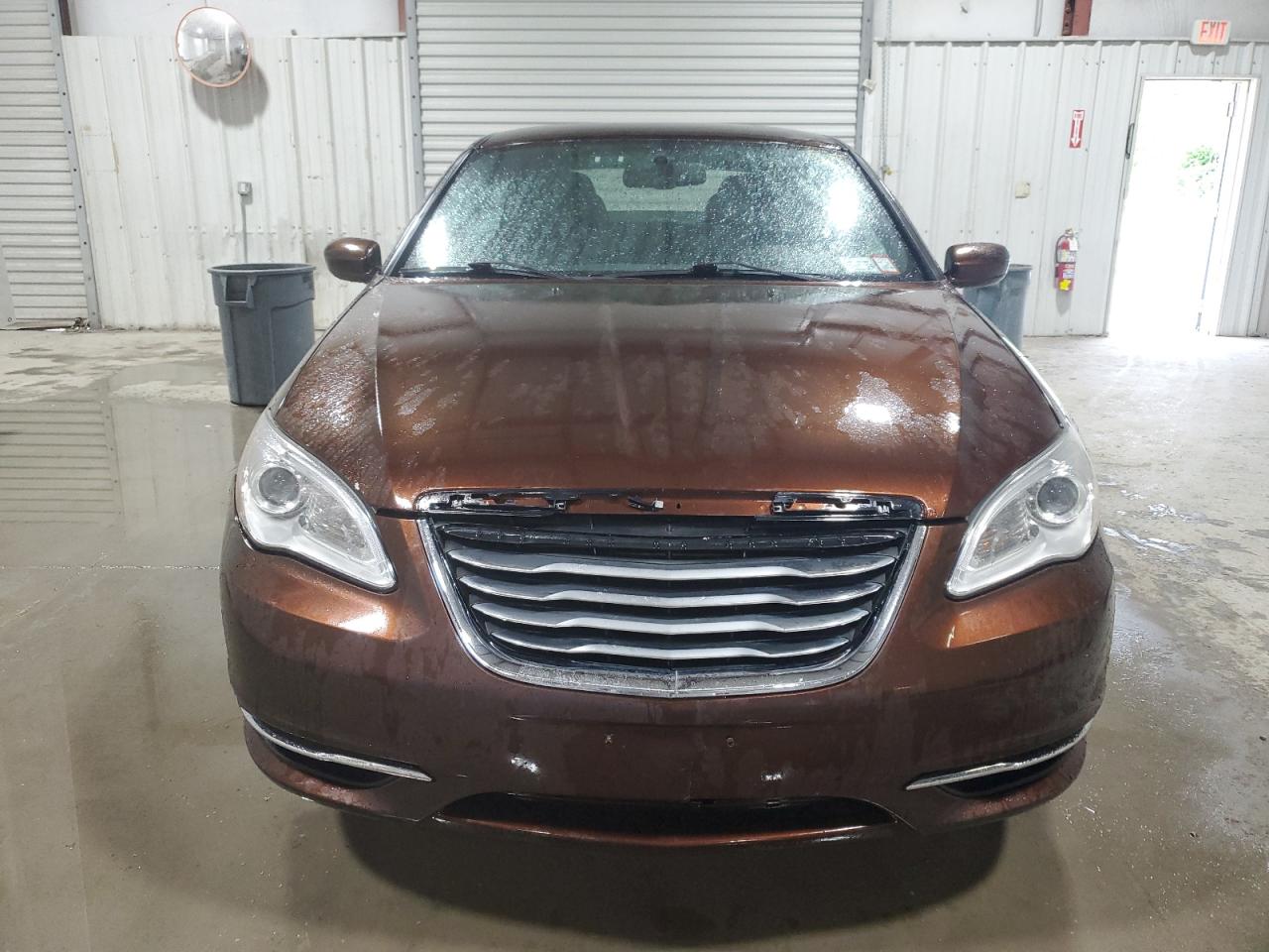 2013 Chrysler 200 Touring vin: 1C3CCBBB8DN665630