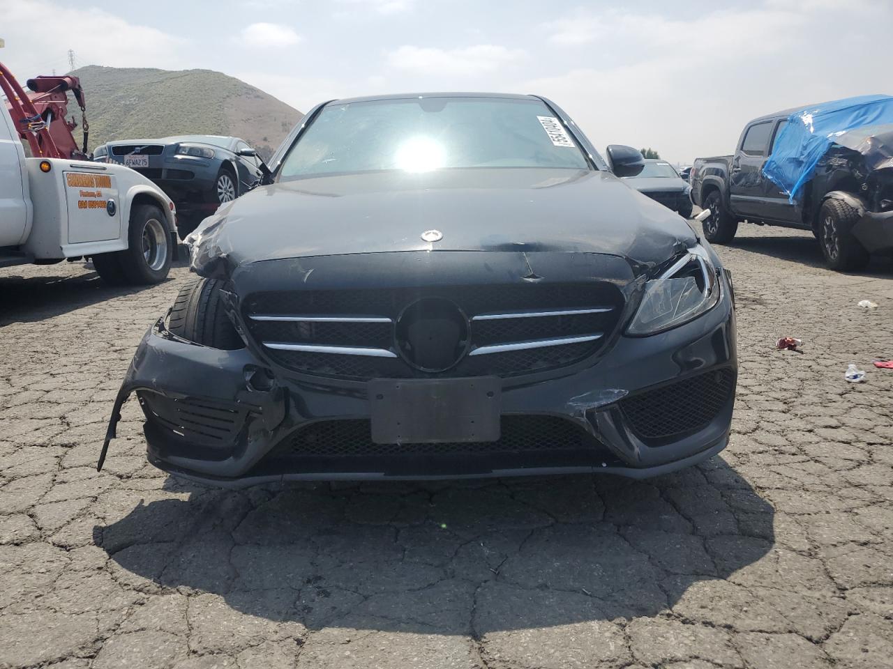 55SWF4JB9JU235983 2018 Mercedes-Benz C 300