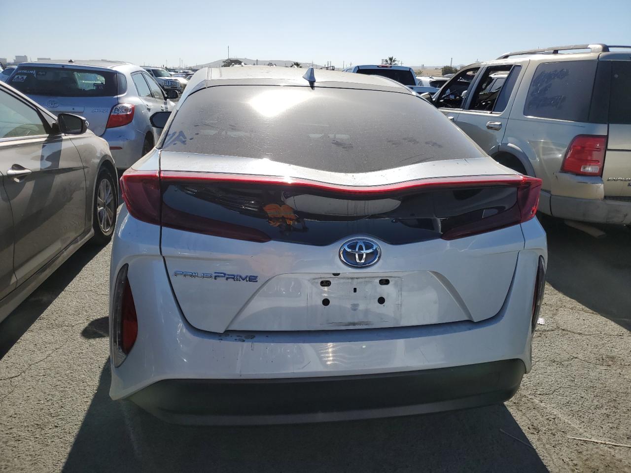 JTDKARFP5J3079390 2018 Toyota Prius Prime