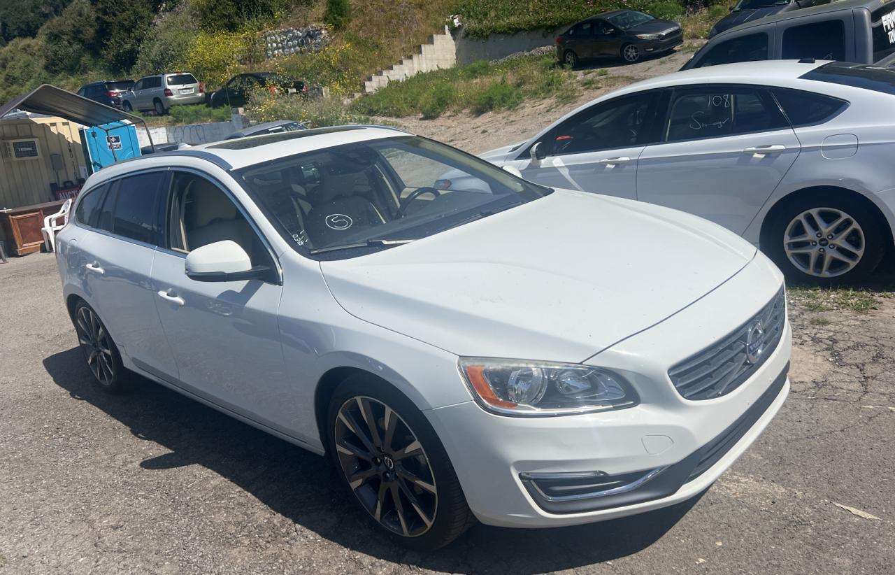 YV140MEKXF1242407 2015 Volvo V60 Premier