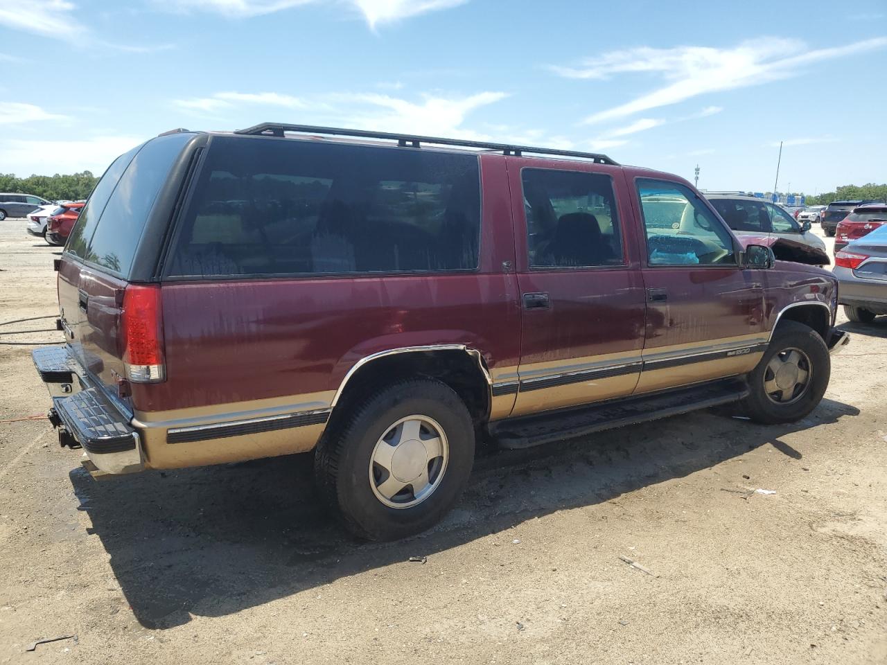 1GKFK16R9XJ800059 1999 GMC Suburban K1500