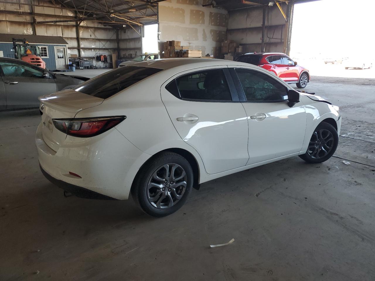 3MYDLBYV1KY524241 2019 Toyota Yaris L