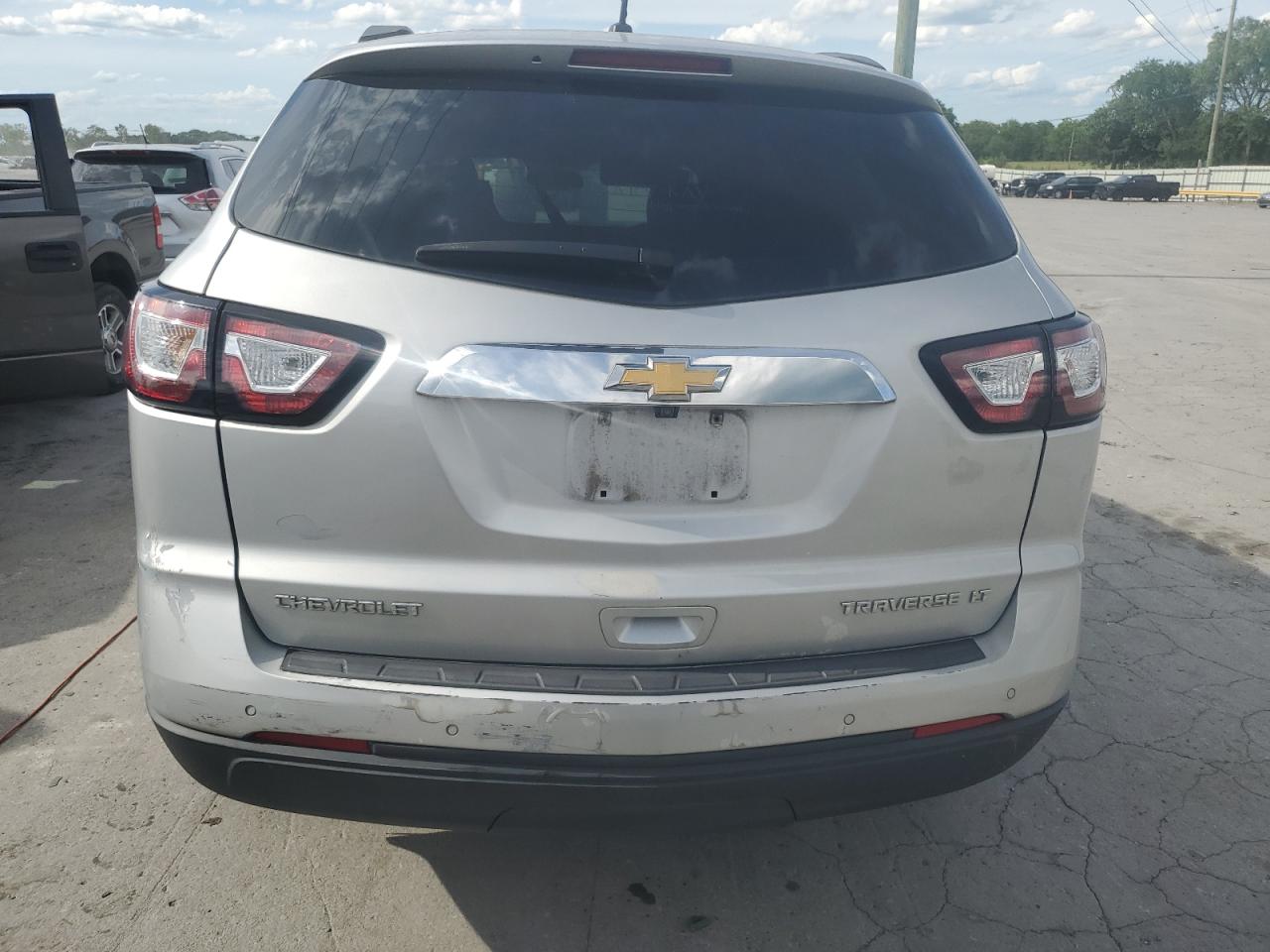 1GNKRHKD5FJ180938 2015 Chevrolet Traverse Lt