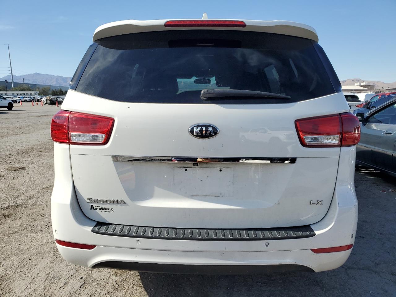 KNDMB5C13F6022576 2015 Kia Sedona Lx