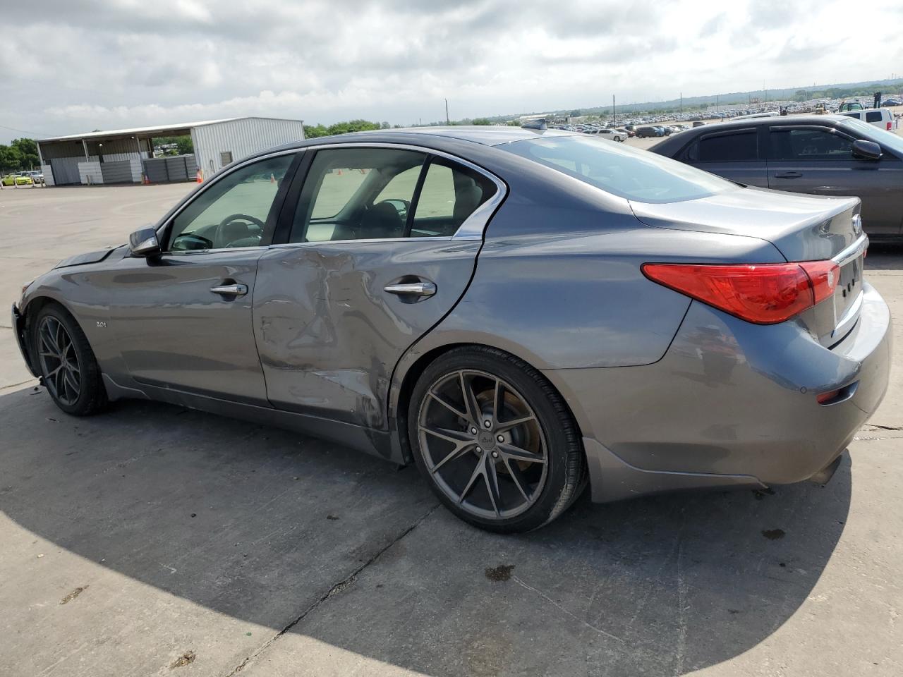 JN1EV7AP6GM303933 2016 Infiniti Q50 Premium