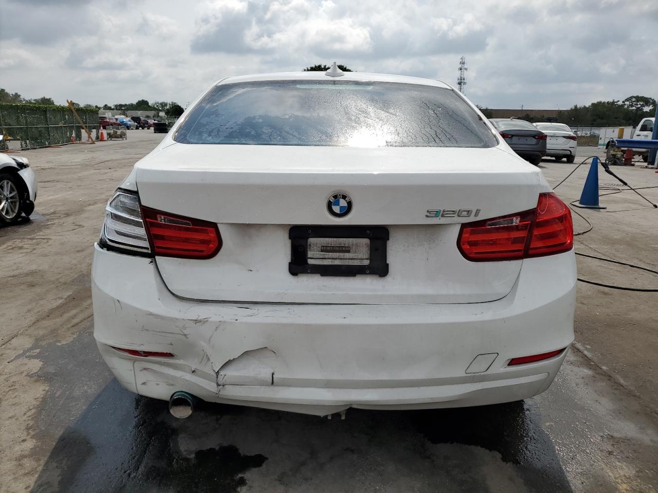 WBA3B1G55ENT00641 2014 BMW 320 I