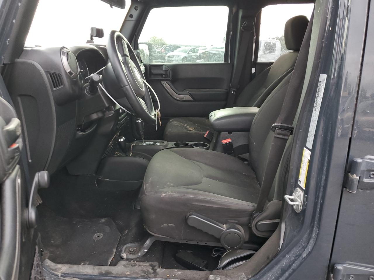 1C4BJWDG7HL533960 2017 Jeep Wrangler Unlimited Sport