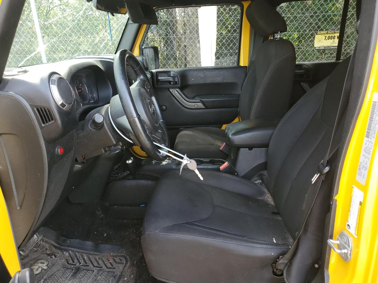 1C4BJWDG1FL591995 2015 Jeep Wrangler Unlimited Sport