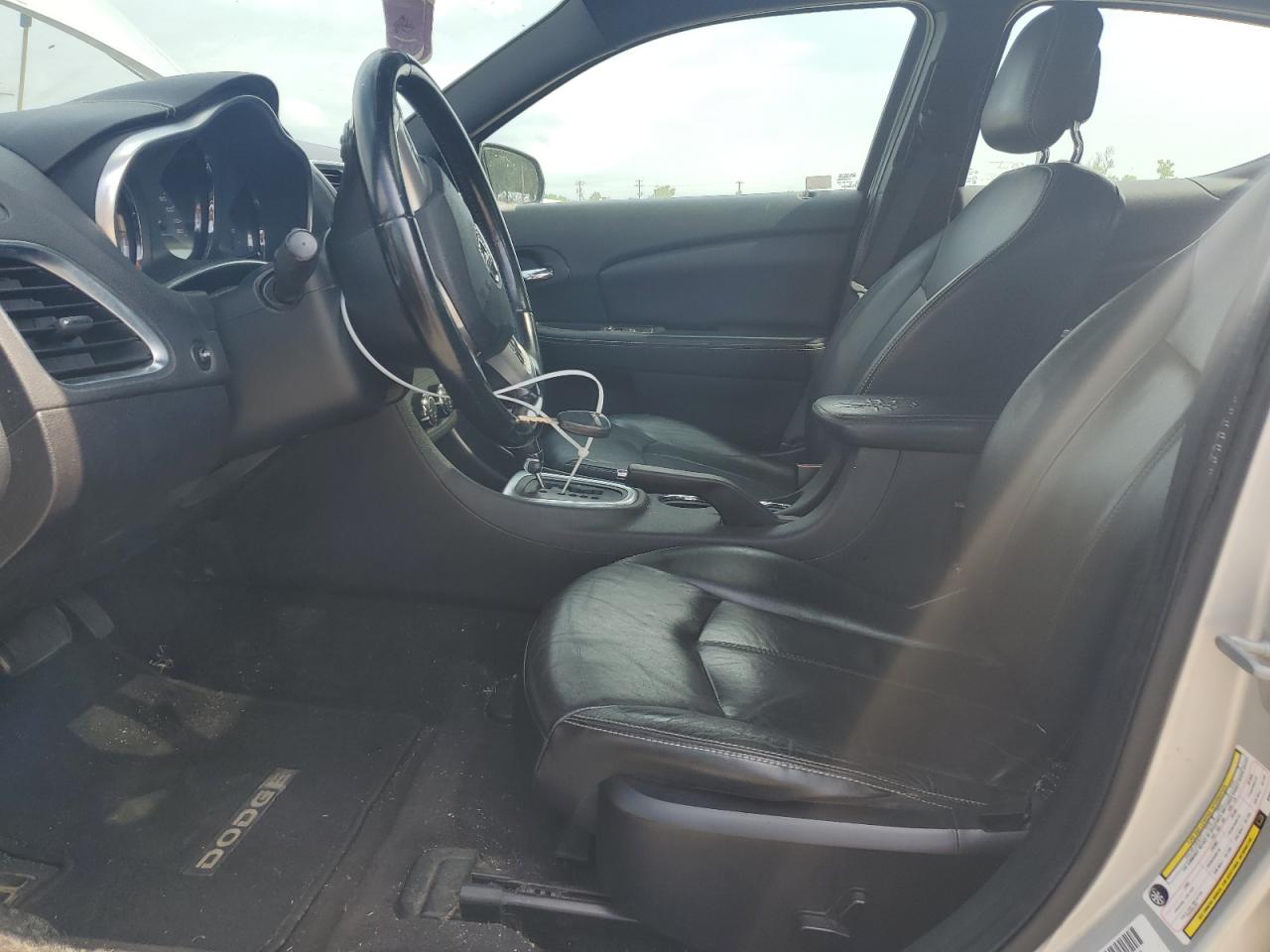 1B3BD2FG8BN583826 2011 Dodge Avenger Lux