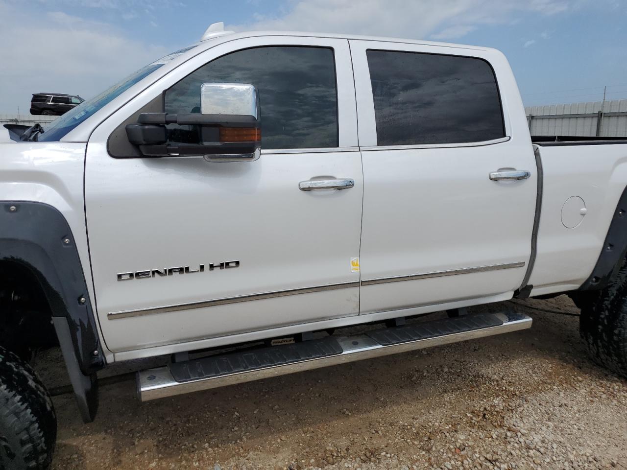 1GT12UEY6JF290361 2018 GMC Sierra K2500 Denali