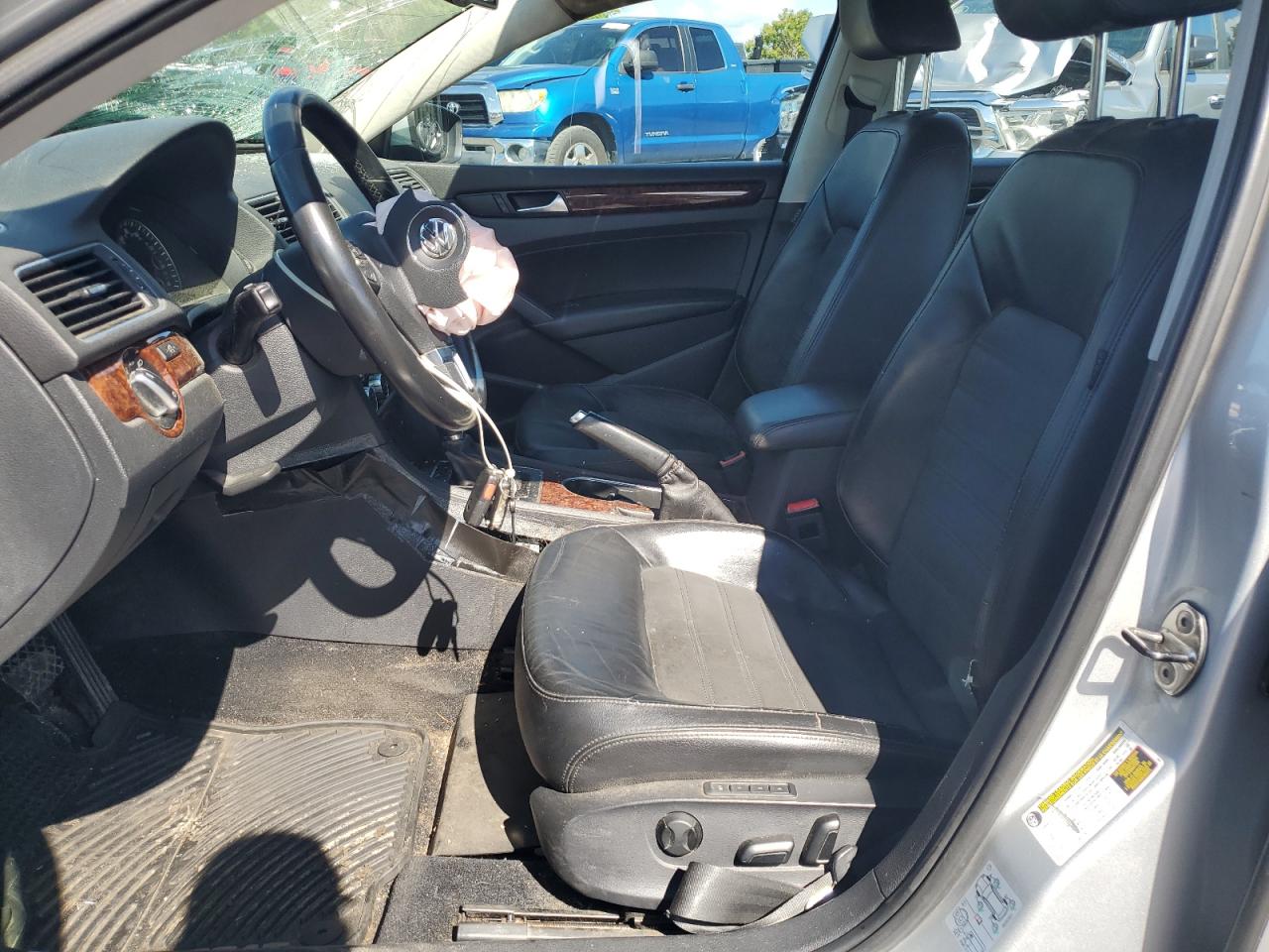 1VWCP7A35DC057211 2013 Volkswagen Passat Sel