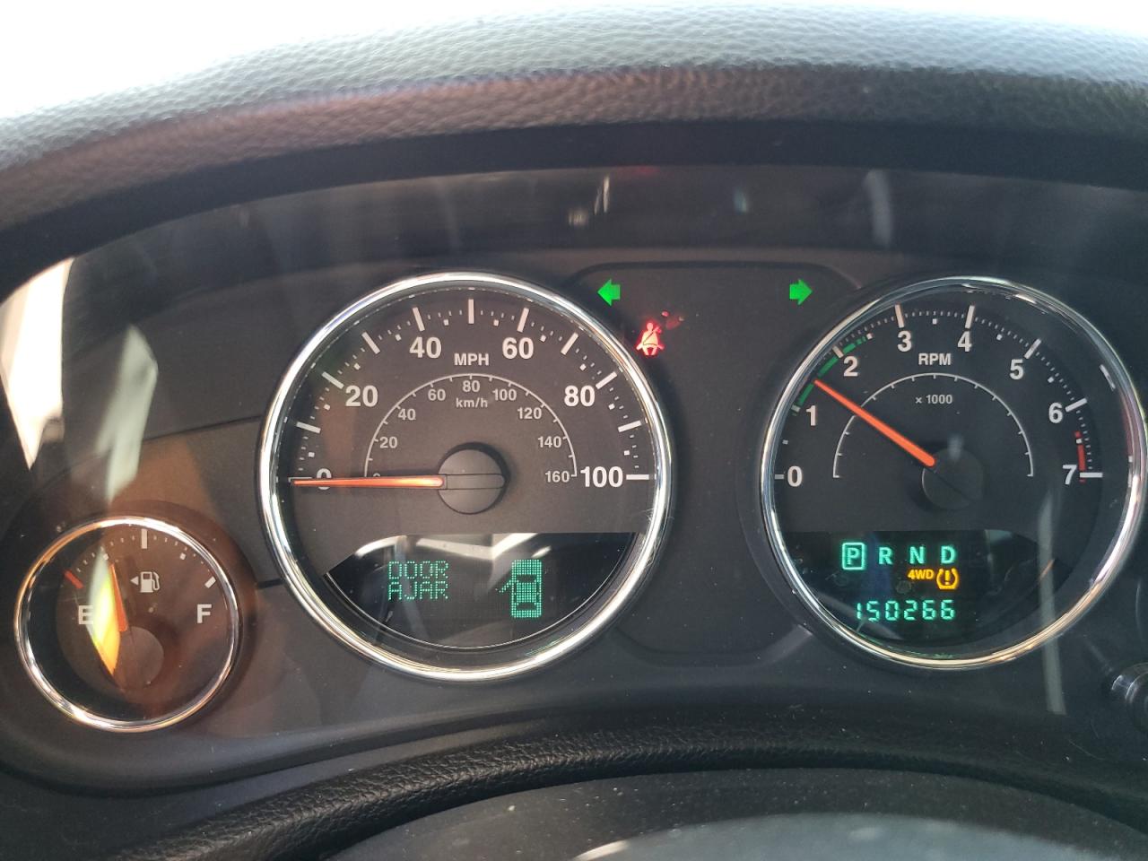 1C4HJWEG2DL627442 2013 Jeep Wrangler Unlimited Sahara