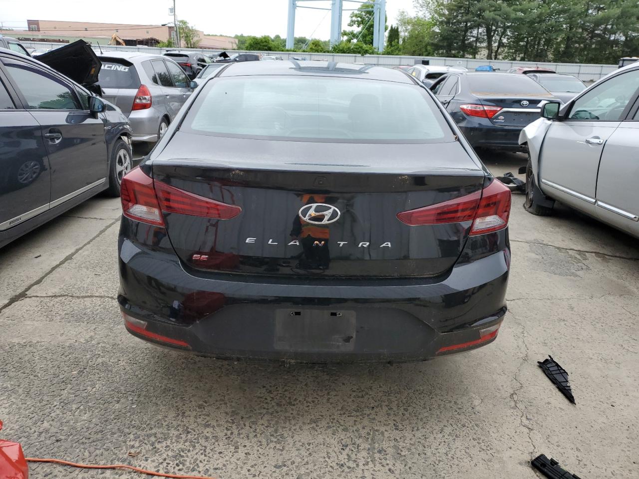 KMHD74LF4KU781195 2019 Hyundai Elantra Se