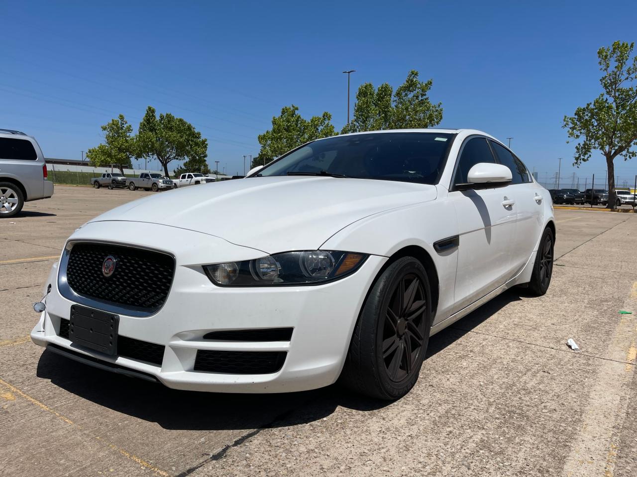 2017 Jaguar Xe vin: SAJAR4BN5HA971092