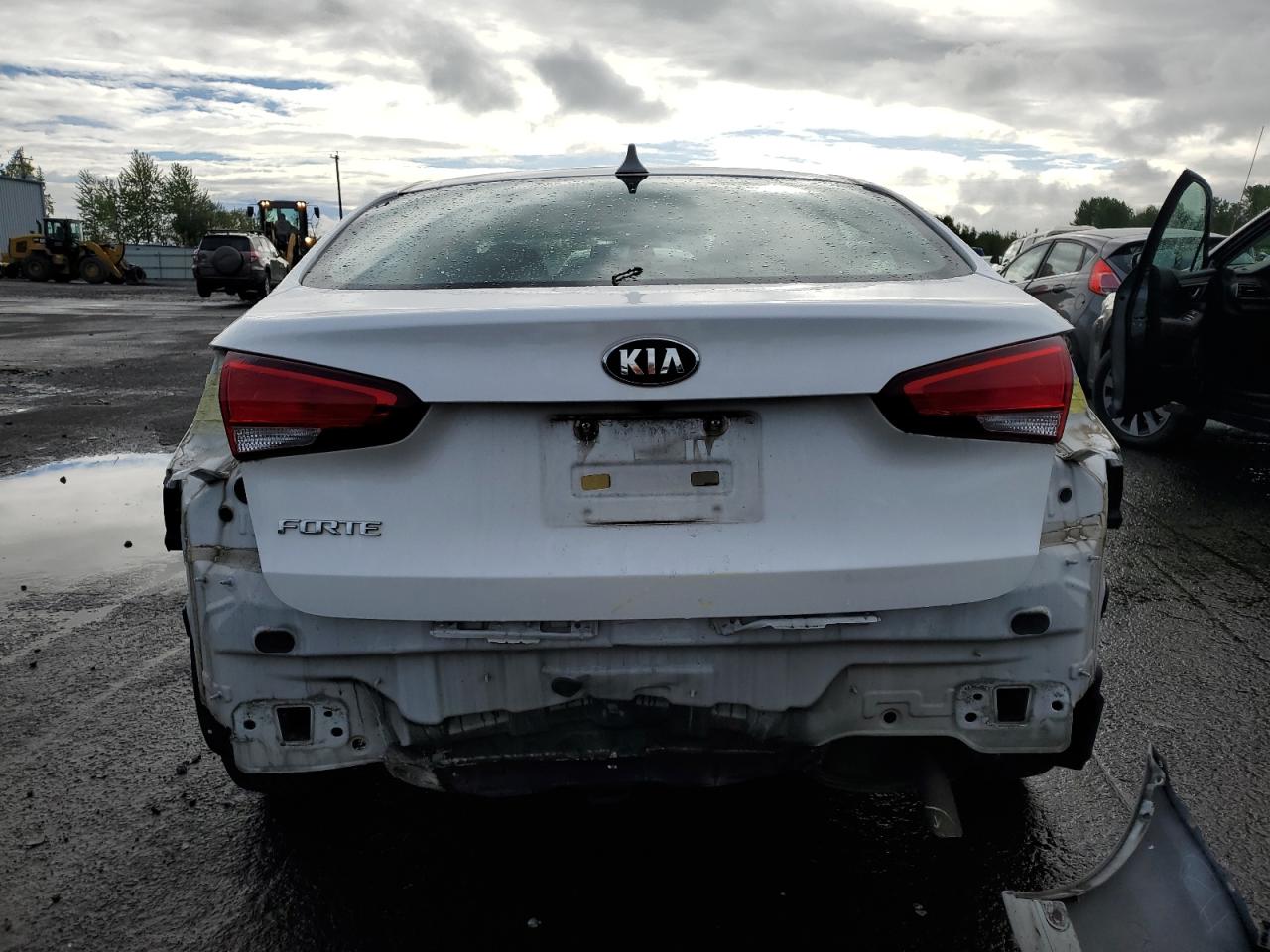 3KPFL4A77HE082316 2017 Kia Forte Lx