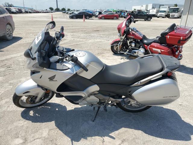 2010 HONDA NT700 VTMRC5229AE000571