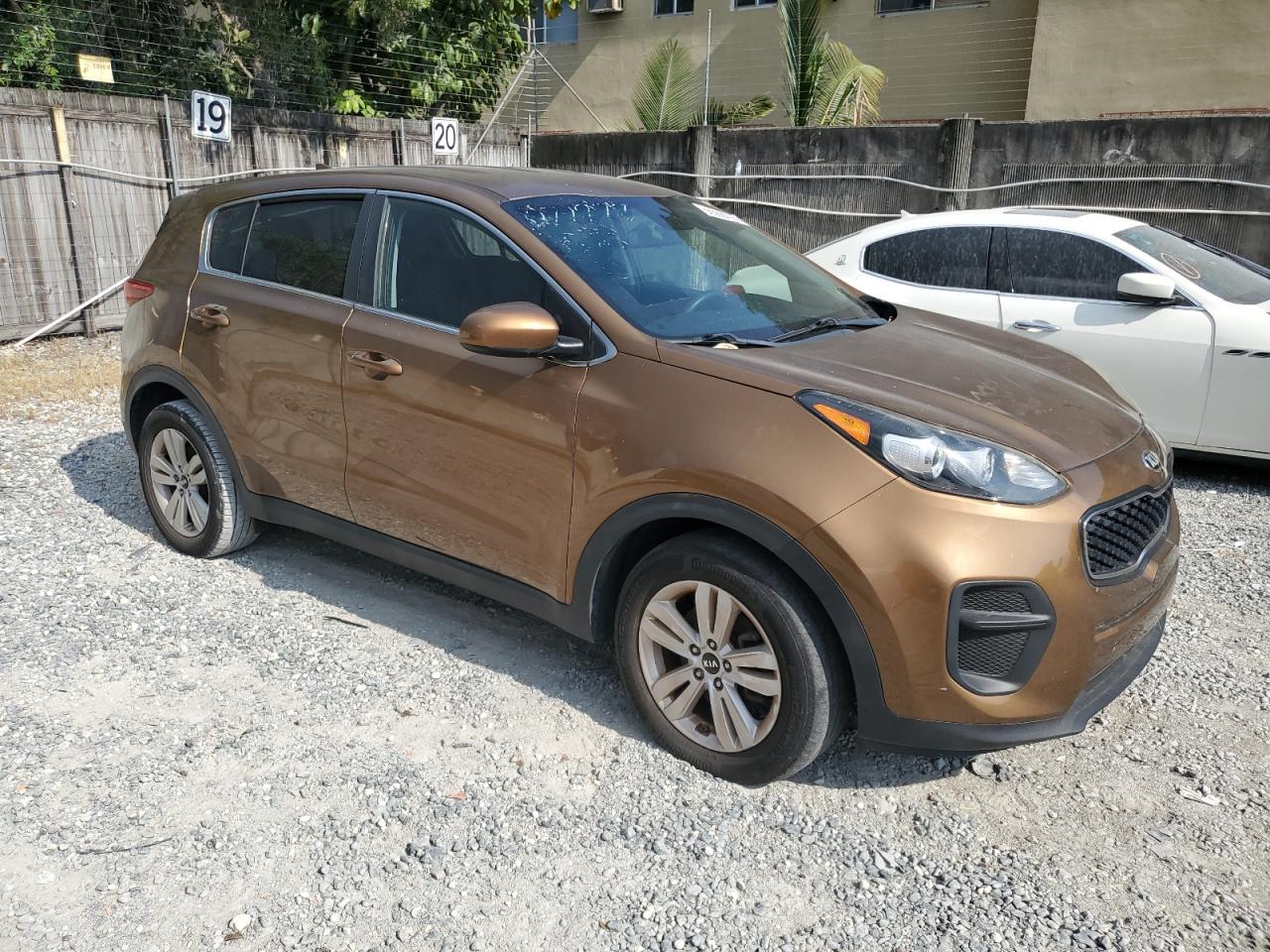 KNDPM3AC2H7079977 2017 Kia Sportage Lx