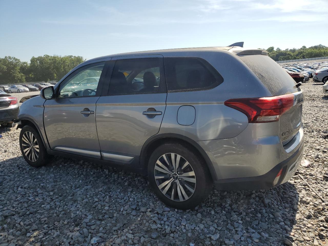 JA4AD3A31KZ020270 2019 Mitsubishi Outlander Se