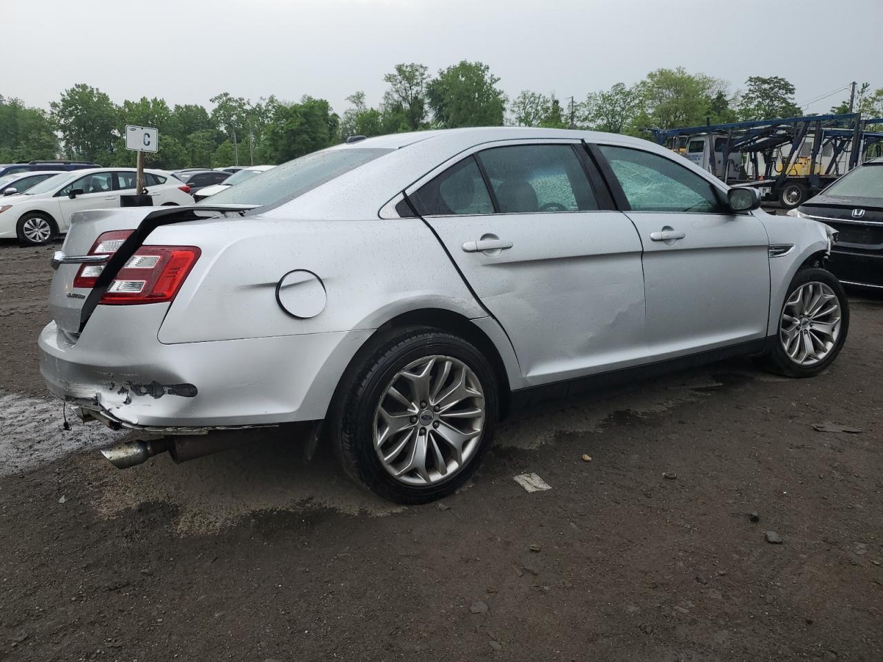 1FAHP2F82KG118610 2019 Ford Taurus Limited