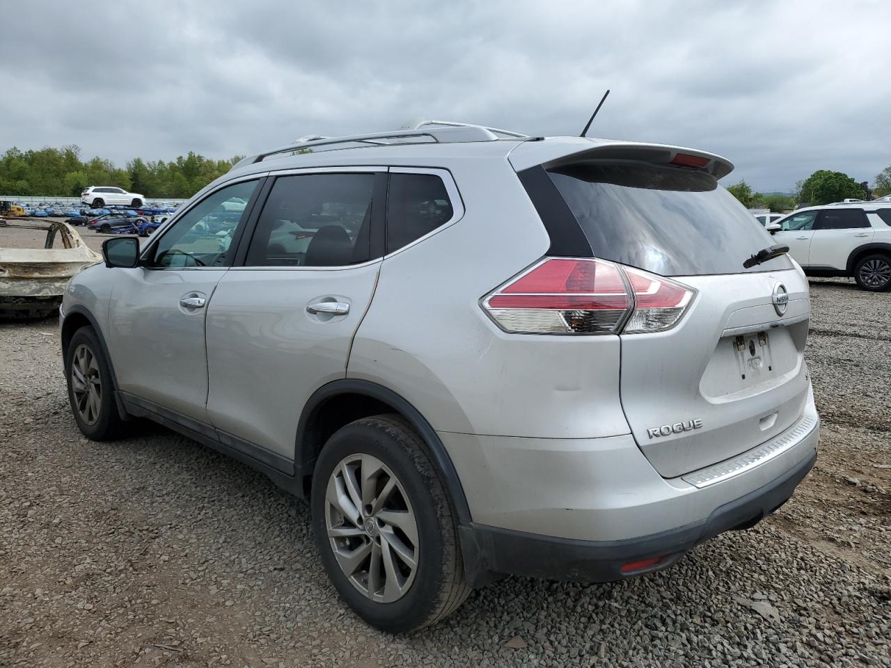 2015 Nissan Rogue S vin: 5N1AT2MV9FC800960