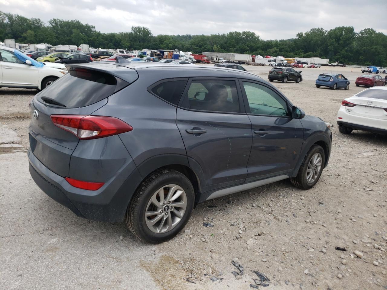 KM8J33A42JU597074 2018 Hyundai Tucson Sel