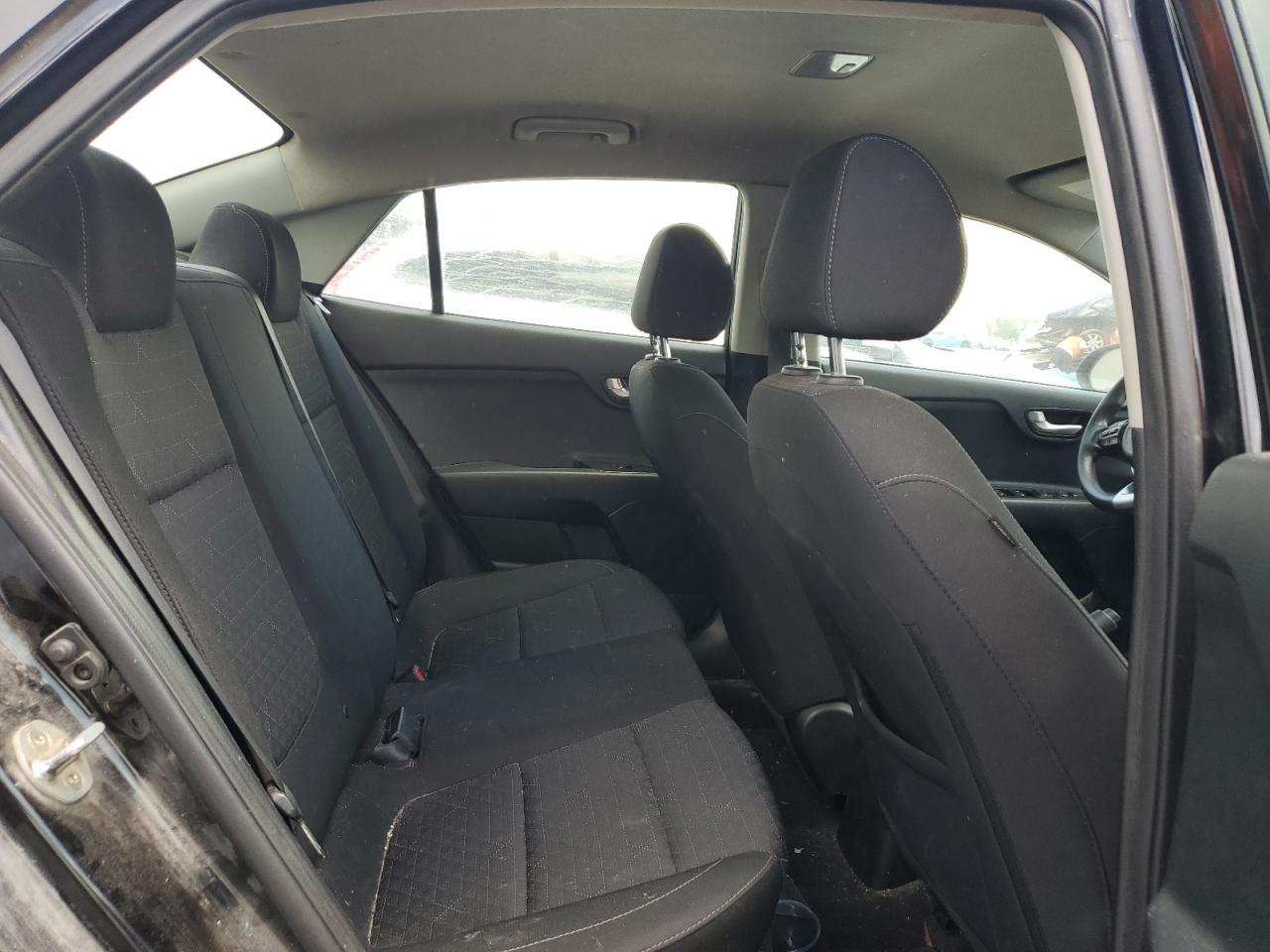 3KPA24AB8KE210507 2019 Kia Rio S