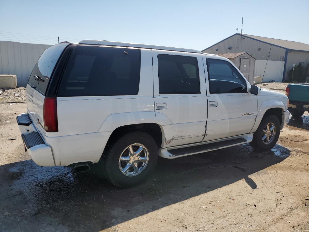 1GYEK13R5YR124122 2000 Cadillac Escalade