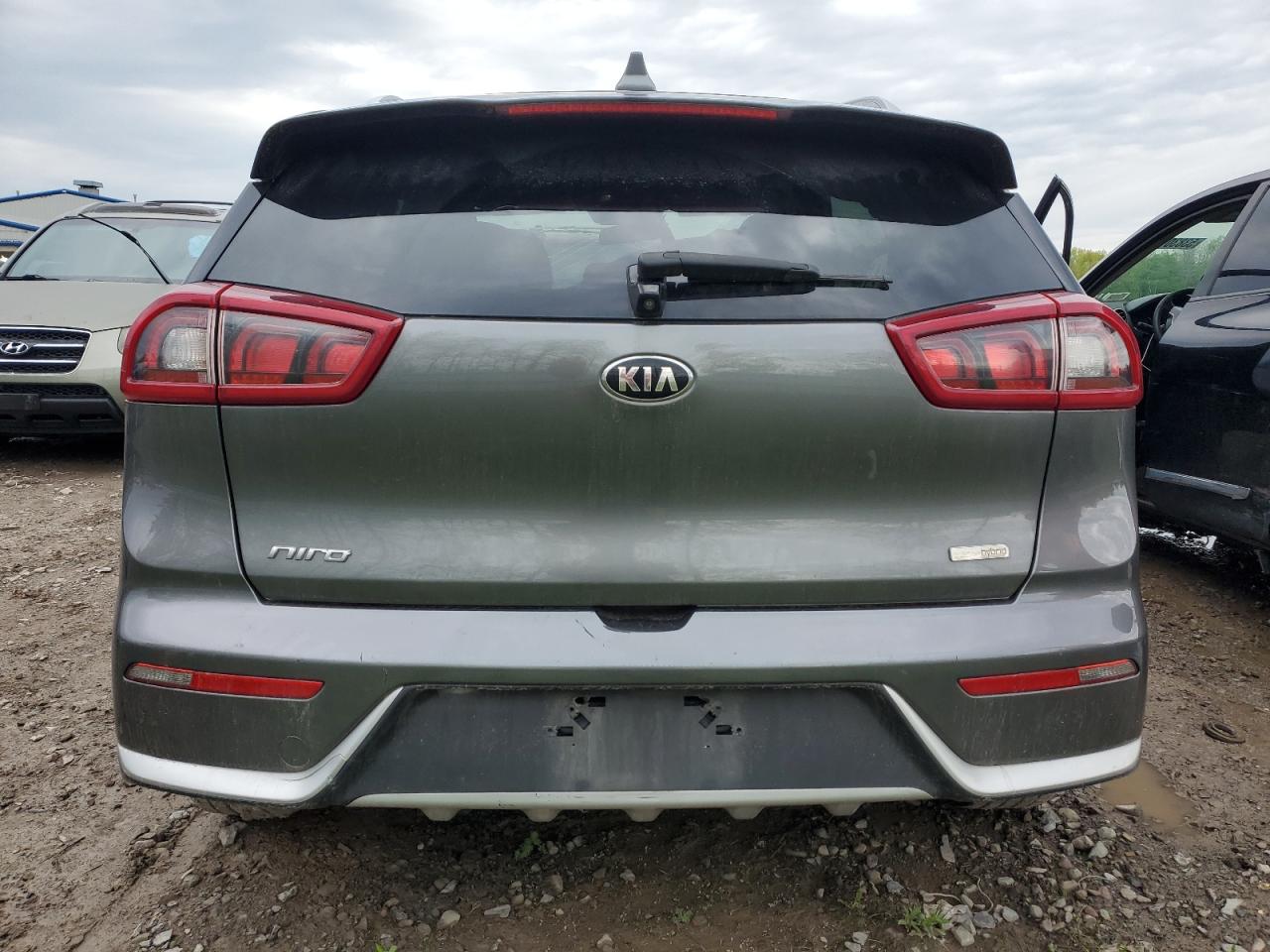 KNDCB3LC8J5200157 2018 Kia Niro Fe