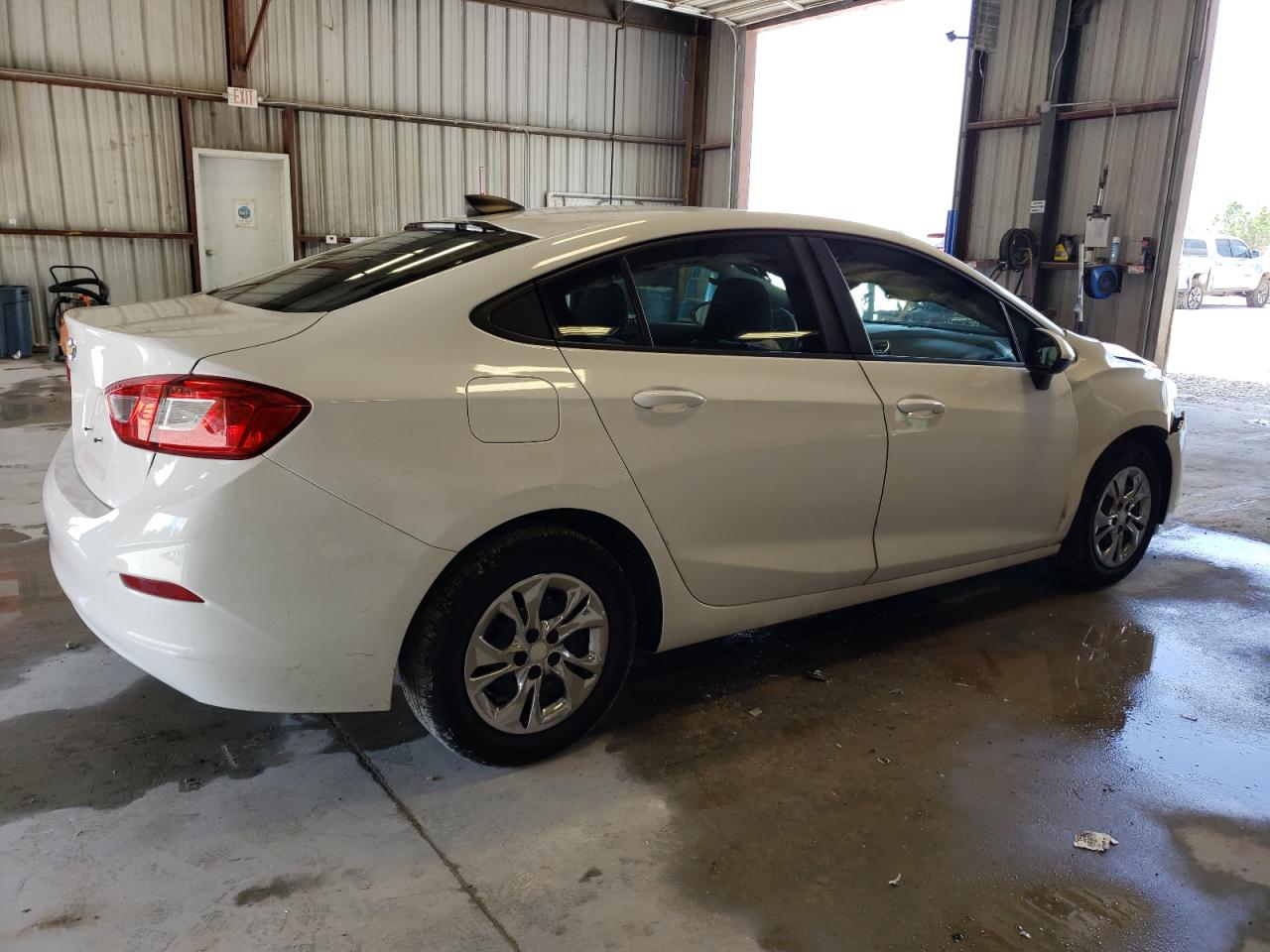 2019 Chevrolet Cruze Ls vin: 1G1BC5SM9K7140807