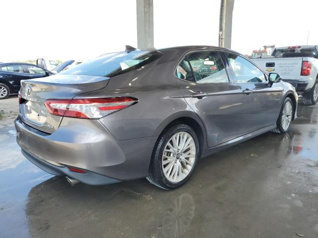 VIN 4T1B11HKXKU702397 2019 Toyota Camry, L no.3