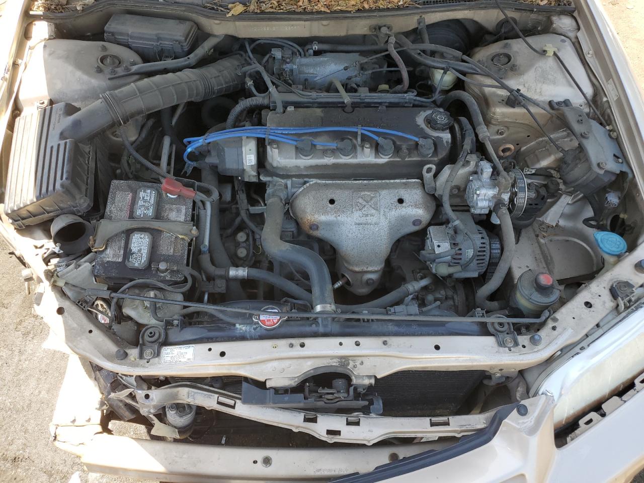 1HGCG5646YA122997 2000 Honda Accord Lx