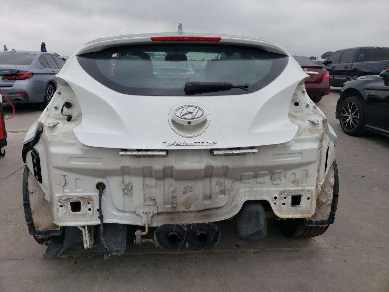 KMHTC6AE5GU249796 2016 Hyundai Veloster Turbo