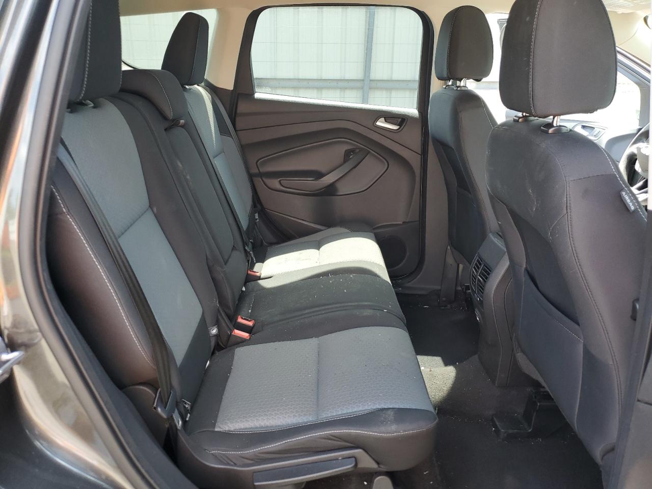 1FMCU9GD0HUE20033 2017 Ford Escape Se