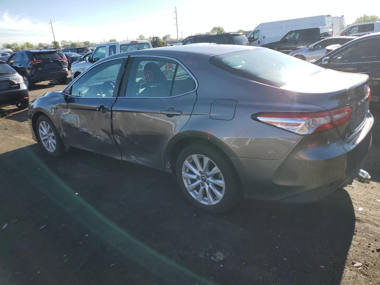 2018 Toyota Camry L vin: 4T1B11HK0JU625750