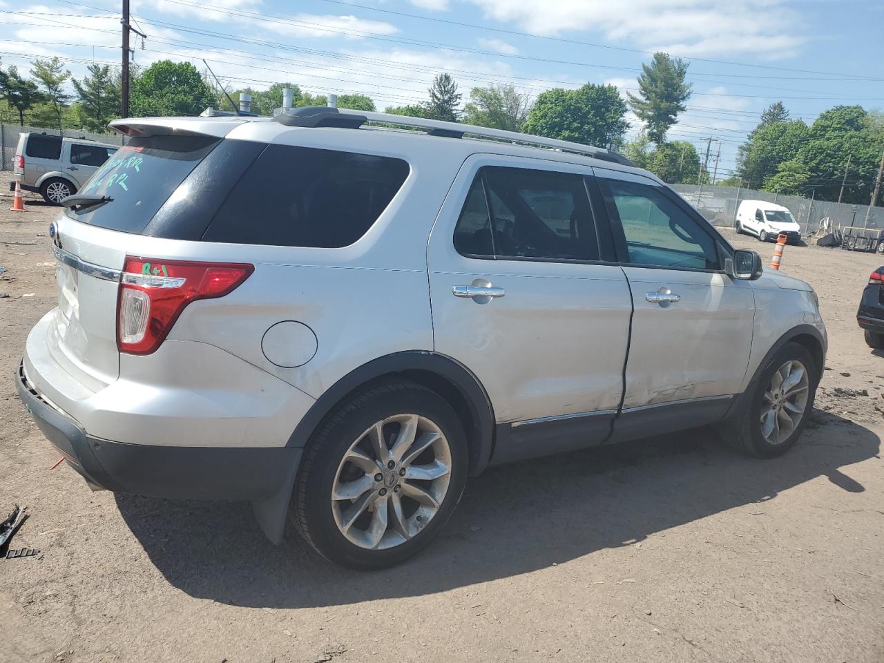 1FMHK7D82BGA71664 2011 Ford Explorer Xlt