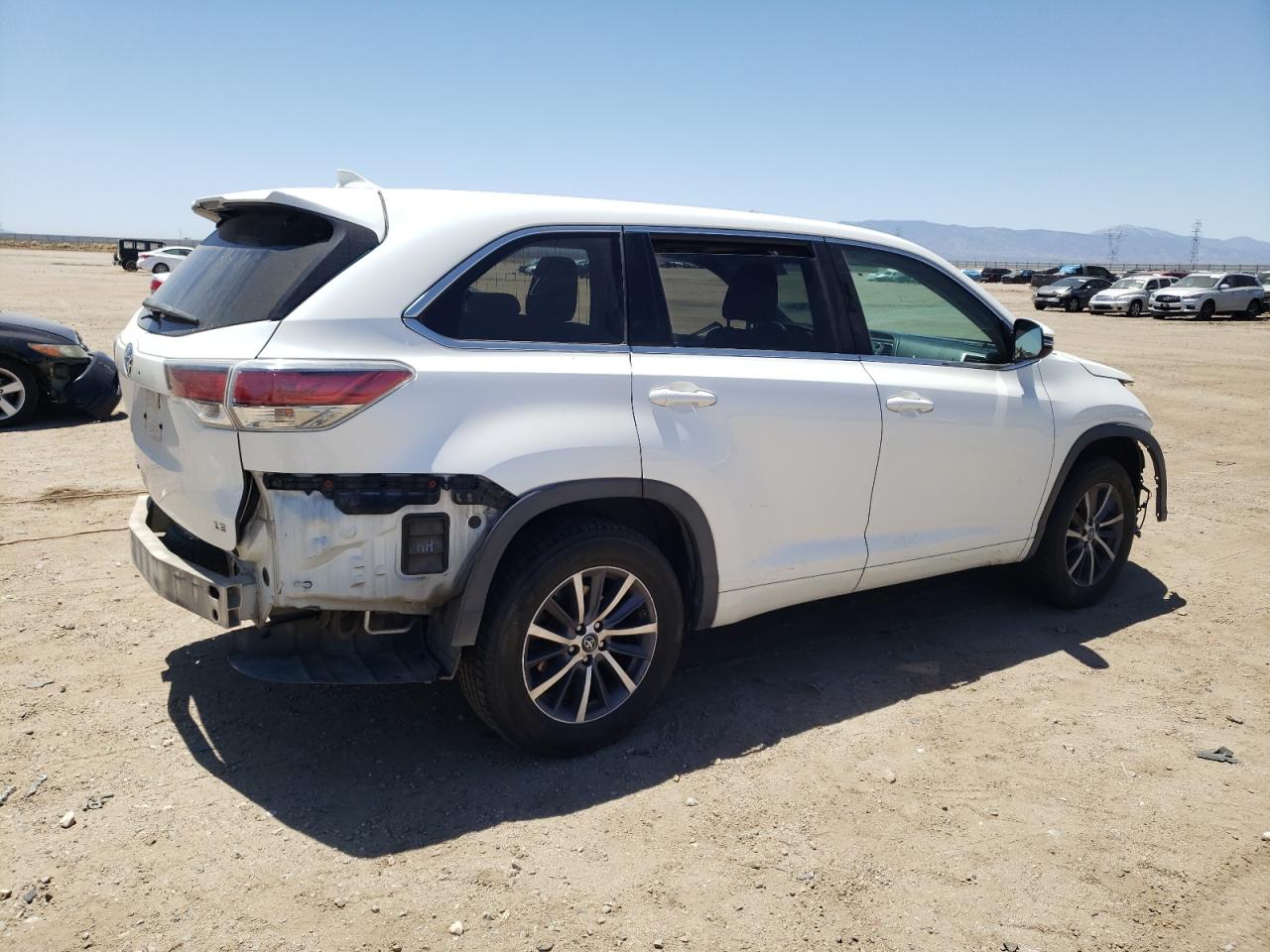 5TDZKRFH8FS114448 2015 Toyota Highlander Le