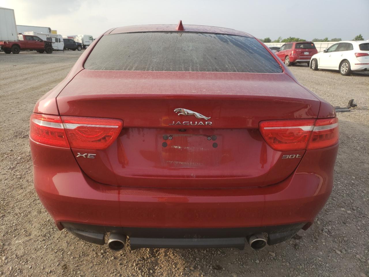 SAJAD4GX7JCP37815 2018 Jaguar Xe Premium