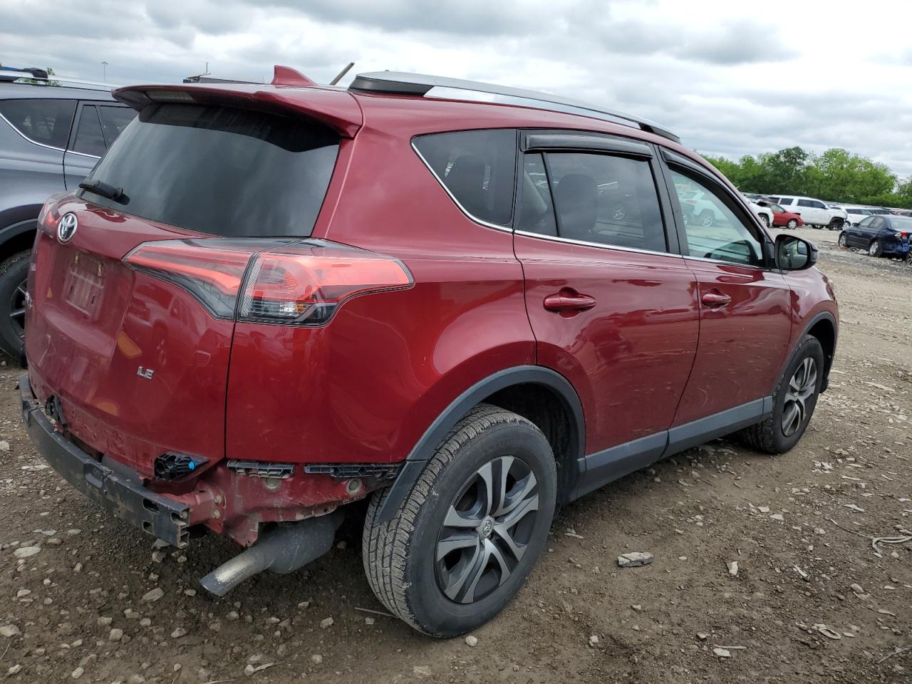 2T3ZFREV3JW453220 2018 Toyota Rav4 Le