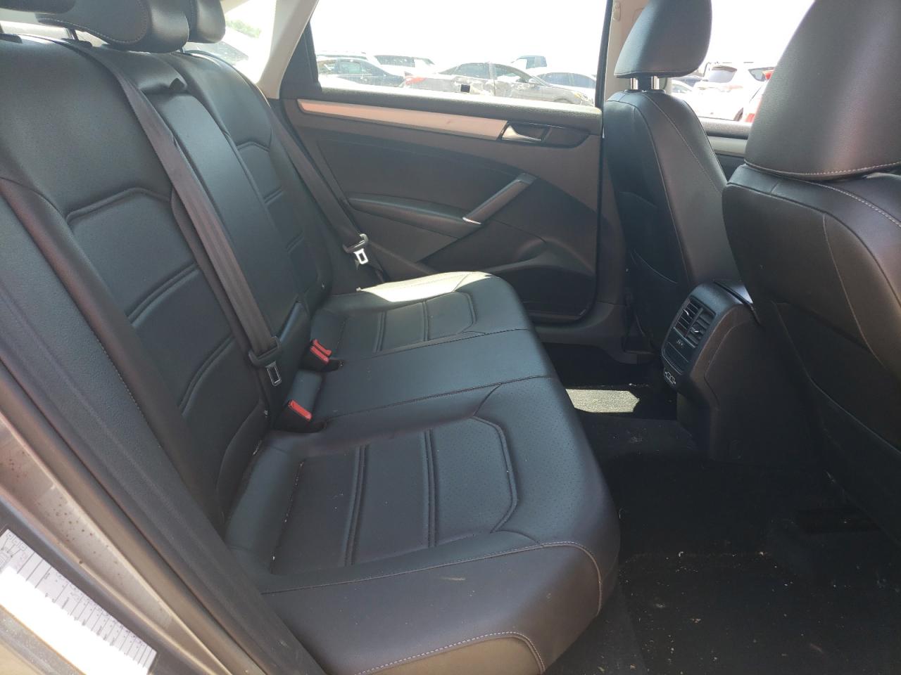 1VWSA7A39LC015281 2020 Volkswagen Passat Se