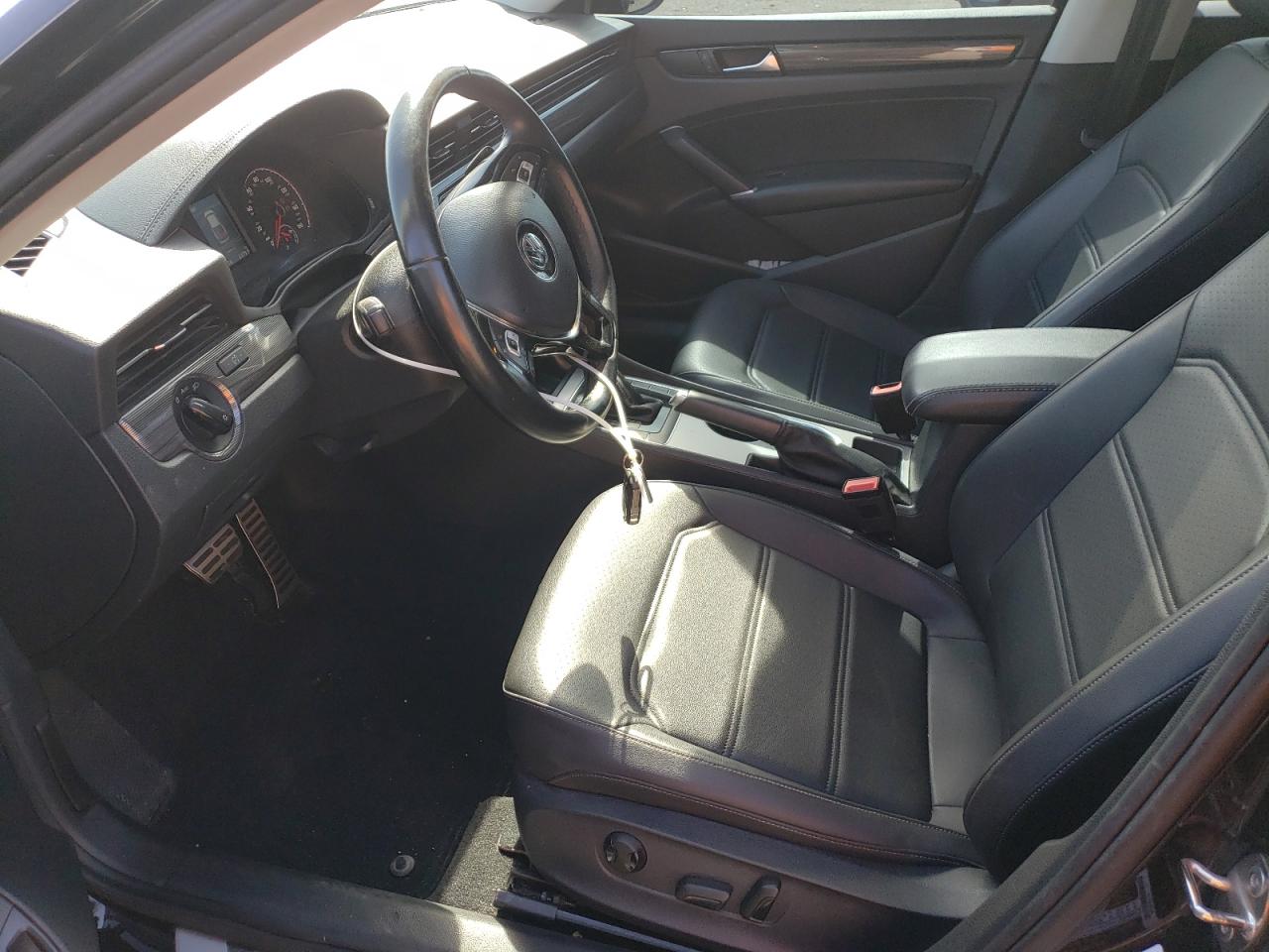 1VWMA7A36LC026084 2020 Volkswagen Passat R-Line