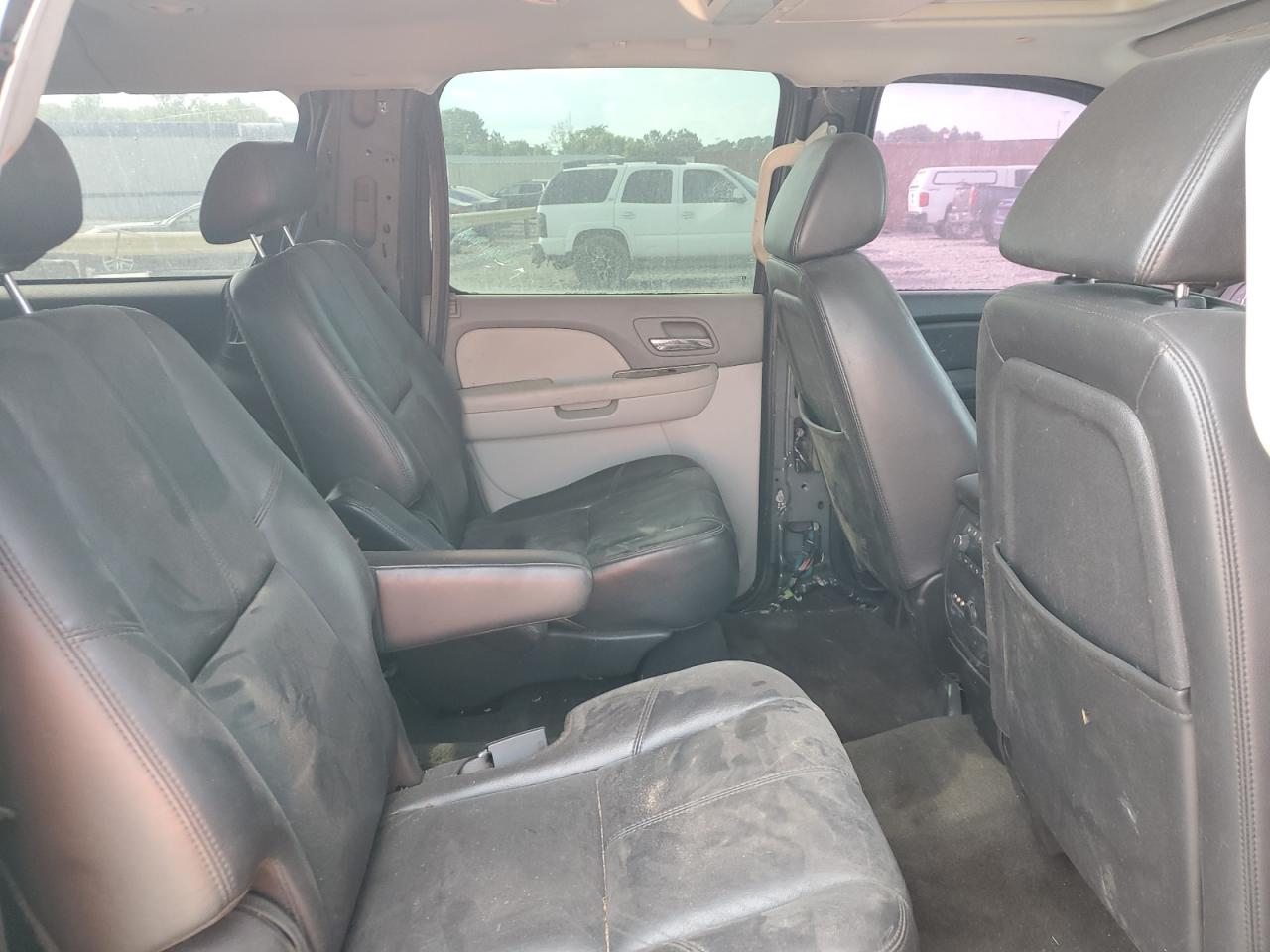 3GNFK16378G207902 2008 Chevrolet Suburban K1500 Ls