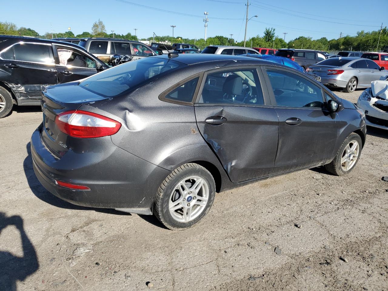 3FADP4BJ7JM126774 2018 Ford Fiesta Se